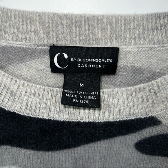 Bloomingdale's Black and Gray Camouflage Crewneck Cashmere Sweater - Picture 4 of 4